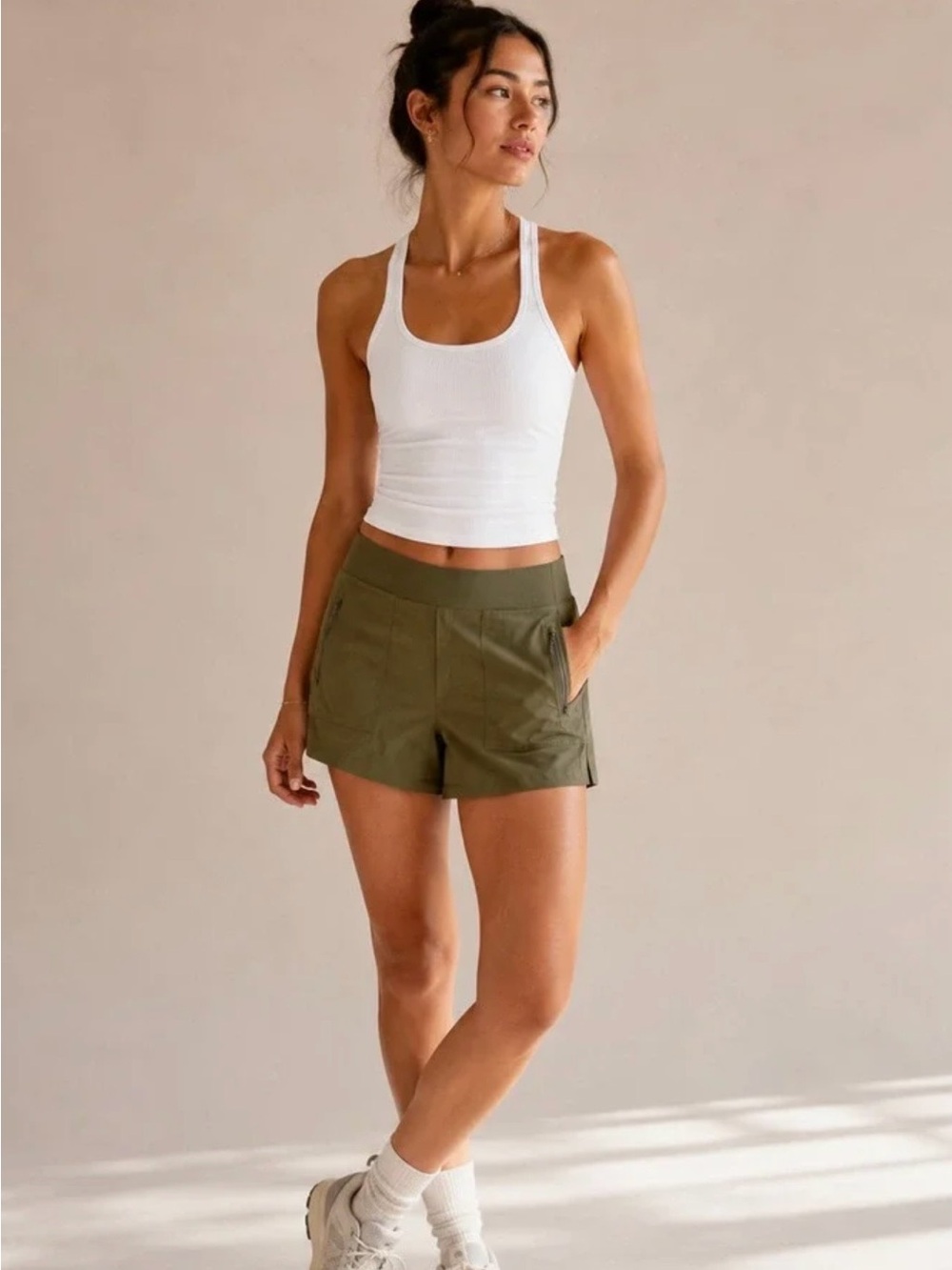 Athleta Trekkie North Mid Rise Short Olive Green Size 20 Hiking Travel Casual